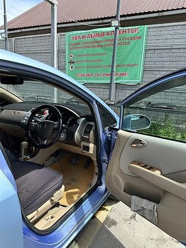 экономичный авто: Honda Fit: 2003 г., 1.5 л, Вариатор, Бензин — 9