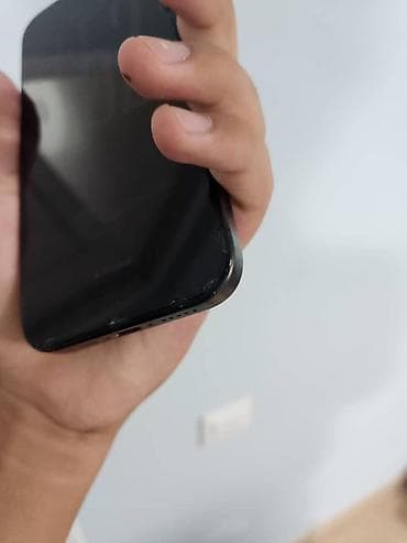 iphone dr: IPhone 15 Pro, Б/у, 256 ГБ, Black Titanium, Чехол, 88 % — 6