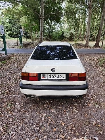 mers 814: Volkswagen Vento: 1992 г., Механика, Седан — 3