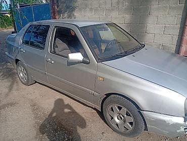 Продажа авто: Volkswagen Vento: 1993 г., 1.8 л, Механика, Бензин, Седан — 4