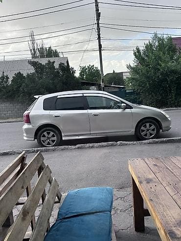 Honda Civic: 2000 г., Вариатор, Бензин, Хэтчбэк — 2