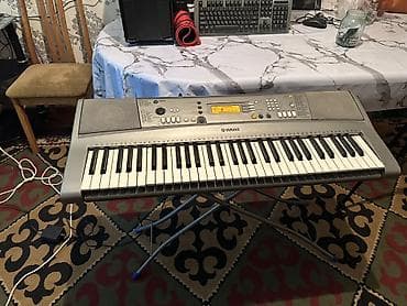 Синтезатор Yamaha (серия PSR) - 61 полноразмерная клавиша -