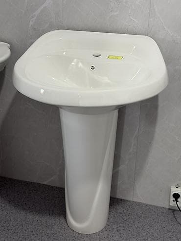 Раковина для ванной, Особенности: Глянцевое, Овальная форма, Материал: Керамика