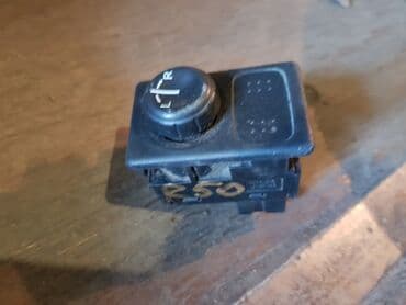 ксерокопия рядом: Nissan Pathfinder, блок управления зеркалами. Ниссан Патрол — 1