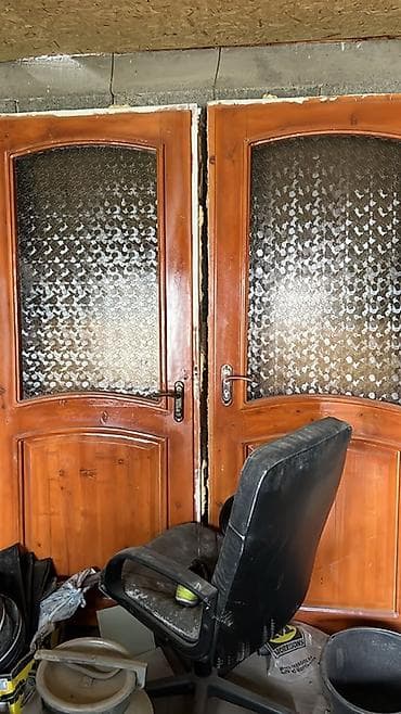 габариты: Межкомнатная дверь, Б/у, Со стеклом, Двухстворчатая, Деревянная, Распашная, Арочная, цвет - Коричневый — 1