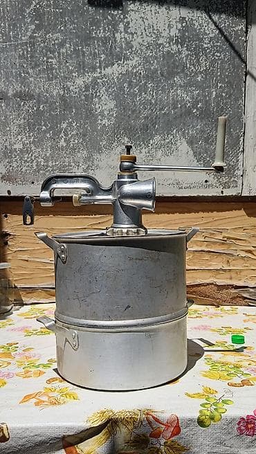 Техника для кухни: Мантышница- 1250с, месорубка- 450с — 2