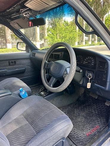покрыш: Toyota Hilux Surf: 1992 г., 3 л, Автомат, Бензин, Пикап — 7