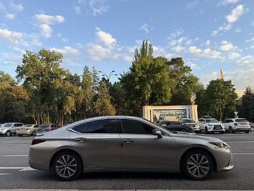 leksus 600: Lexus ES: 2019 г., 2.5 л, Автомат, Гибрид, Седан — 3