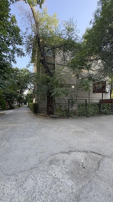 110: 3 комнаты, 71 м², Цум Сталинка, 1 этаж, Старый ремонт — 8