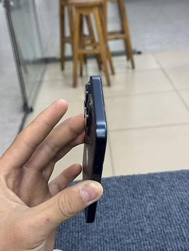 ipone: IPhone 15 Pro, Blue Titanium — 4