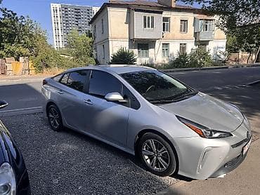 Toyota Prius: 2023 г., 1.8 л, Вариатор, Гибрид, Хэтчбэк — 2
