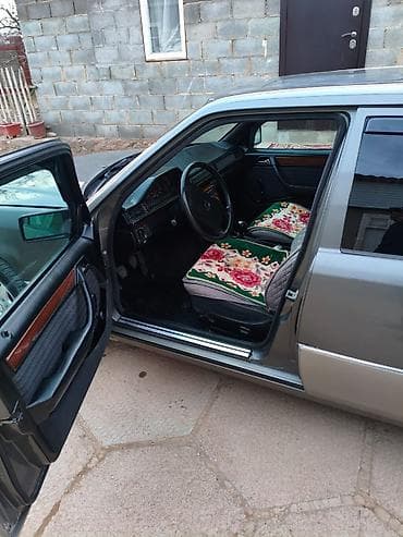 mercedesbenz с класс 1 8: Mercedes-Benz W124: 1990 г., Седан — 5