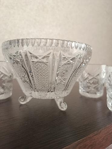 Хрустальный набор для сервировки: салатница/ваза на ножках + 4 стопки