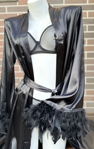 спортивные костюмы женские больших размеров: Элегантный черный халат из атласной ткани. Размер L - Длинное с — 3