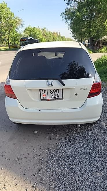 спарк в аренду: Honda Fit: 2004 г., 1.3 л, Вариатор, Бензин, Хэтчбэк — 2