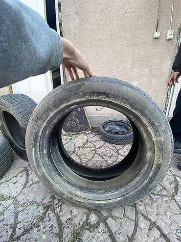 Комплект б/у автомобильных шин (без дисков) - Количество: несколько — 9