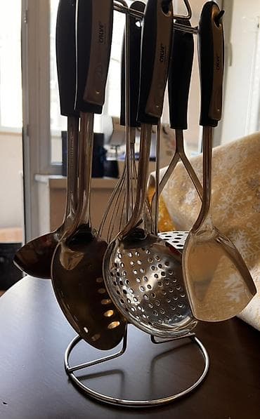 marvel legends: Набор кухонных принадлежностей на подставке черная ручка. Состав: - — 2