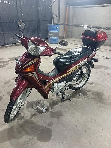 dio 27: Honda Wave — экономичный и практичный мопед (underbone) в бордовом — 2