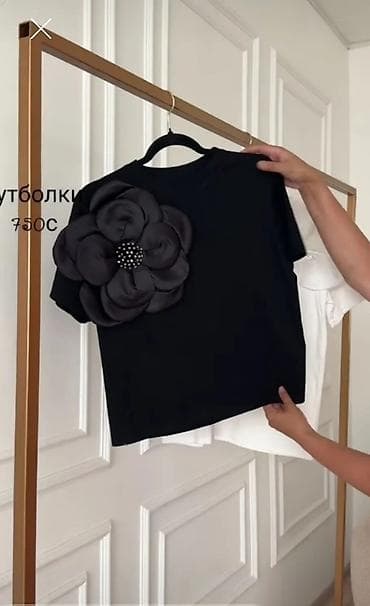 slim patch: Акция Новые футболки В черном и белом цвете.В области груди большой — 1