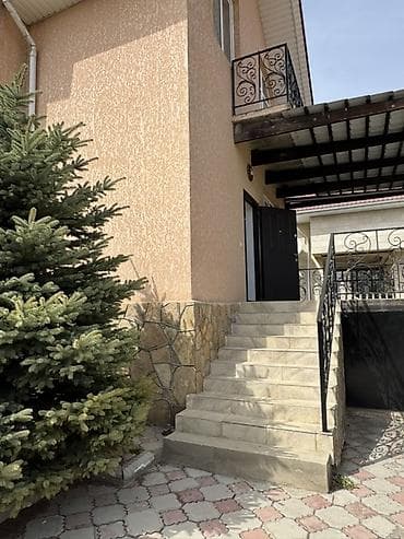 продаю коттедж фонтан: Продаётся двухэтажный коттедж с мансардой в ЦО «Кесар» (город — 7