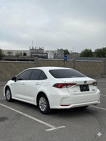 byd plus: Toyota Corolla: 2023 г., 1.8 л, Вариатор, Гибрид — 3