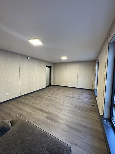 жумуш кафе: Кеңселерди ижаралоо, 25 м², Өзүнчө кире бериши менен — 2