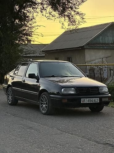 дверь форестер: Volkswagen Vento: 1993 г., 1.8 л, Механика, Бензин, Седан — 8