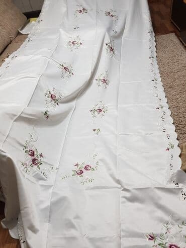 Продаю скатерть. Новая. Производство Турция. Размер 180×360. В