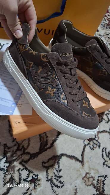 pari: Кроссовки Louis Vuitton (женские) - Легендарный монограммный принт LV — 2