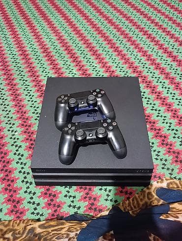 soni: PlayStation 4 Pro (CUH-7xxx), комплект для игр Что входит: - Консоль — 5