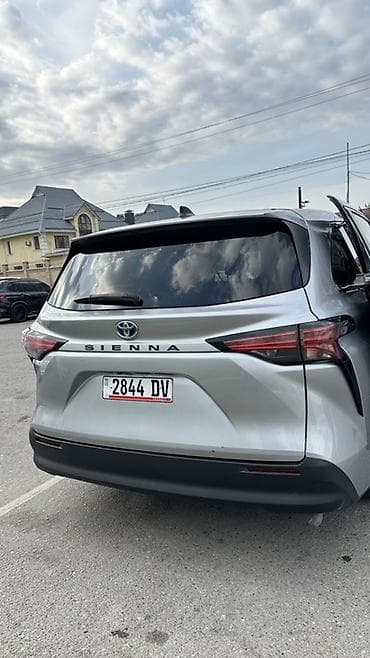Toyota Sienna: 2021 г., 2.5 л, Гибрид, Минивэн