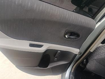 тойота ярис продаю: Toyota Yaris: 2010 г., 1.3 л, Механика, Бензин, Хэтчбэк — 6