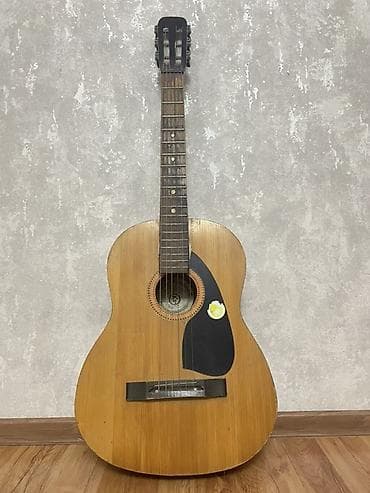 Классическая акустическая гитара с нейлоновыми струнами. Особенности