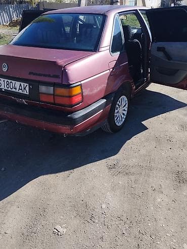 ct 200: Volkswagen Passat: 1988 г., 1.8 л, Механика, Бензин, Хэтчбэк — 6