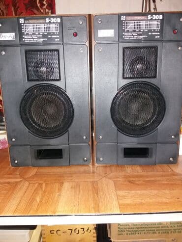 ресивер воздушный: Продаются: 1-проигрыватели грампластинок по 1000 сом. 2- катушечный — 8