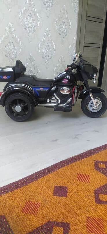 продаю связи с переездом: Состояние идеал,приобретен к зиме,катался очень мало, ребенок — 4