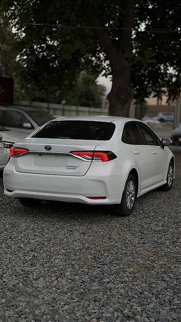 geely e5: Toyota Corolla: 2021 г., 1.8 л, Вариатор, Гибрид, Седан — 3