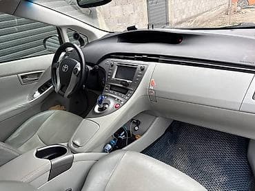 Toyota: Toyota Prius: 2013 г., 1.8 л, Вариатор, Гибрид, Хэтчбэк — 10