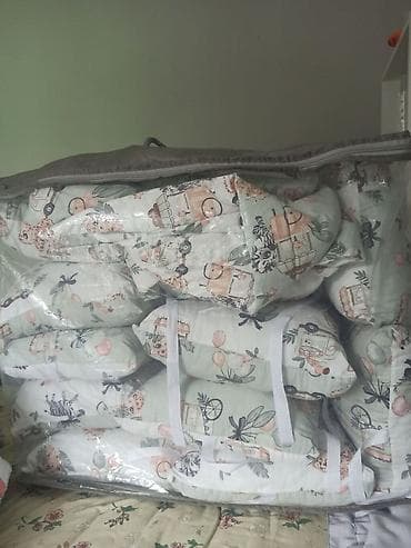 Комплект бортиков на детскую кроватку. Использовала пару дней