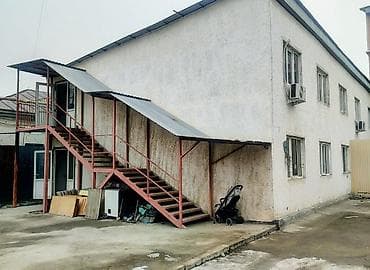 1 бөлмө, Кыймылсыз мүлк агенттиги, Жарым -жартылай эмереги бар