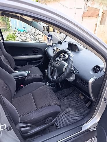 Toyota Ist: 2002 г., 1.5 л, Автомат, Бензин, Хэтчбэк — 1