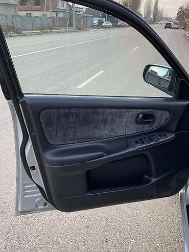 мазда мотор: Mazda 626: 1998 г., 2 л, Автомат, Бензин, Седан — 4