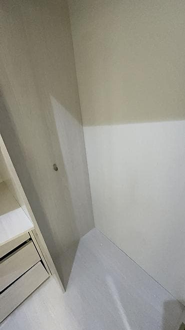 Мебель: Прихожий гарнитур 3 500 с зеркалом, шкаф-купе 7 500, шкаф для одежды — 9