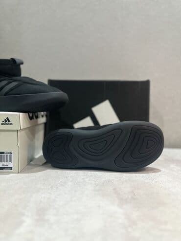 брендовая одежда бишкек: Мужские ботинки, 40.5, Adidas, Новый, цвет - Черный, Бесплатная доставка — 4