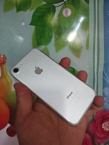 IPhone 7, Б/у, 32 ГБ, Серебристый, Кабель, 100 %