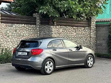 mini cuper: Mercedes-Benz A-Class: 2013 г., 1.6 л, Автомат, Бензин, Хэтчбэк — 2