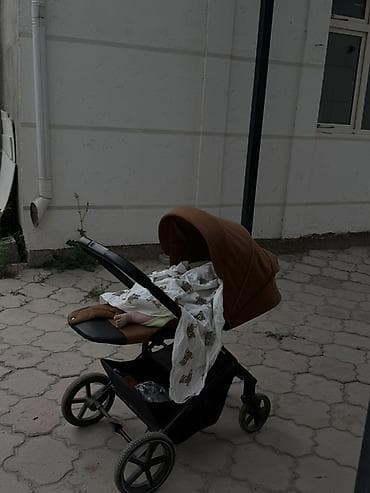 Продаётся коляска Carrello Alfa 2025 (2 в 1). В комплекте люлька и