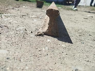 рейлы для одежды: Две металлические рельсины (обрезки железнодорожного профиля). - — 2