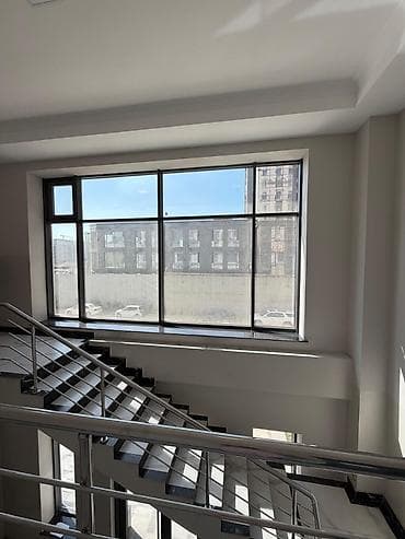 180: Аренда офисов, 180 м², В жилом комплексе, 1 линия — 4