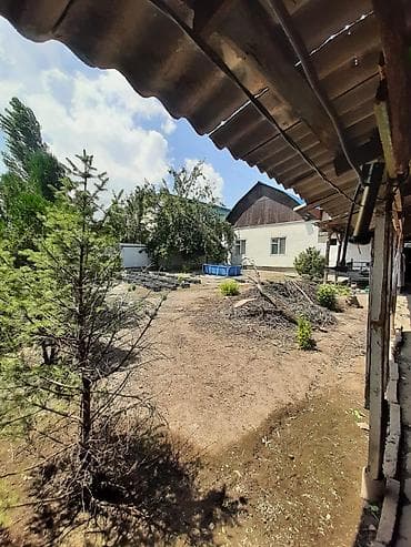 Дом с земельным участком в селе Байтик - Участок: 4 сотки, ровная at lalafo.kg Дом с земельным участком в селе Байтик - Участок: 4 сотки, ровная